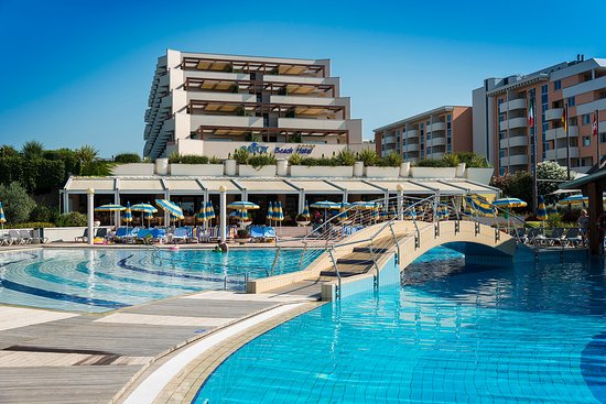 Certificazione Iso 13009 per piscine di Hotel e Villaggi turistici